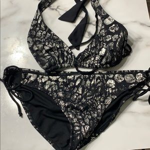 Black & Silver BillaBong Bikini